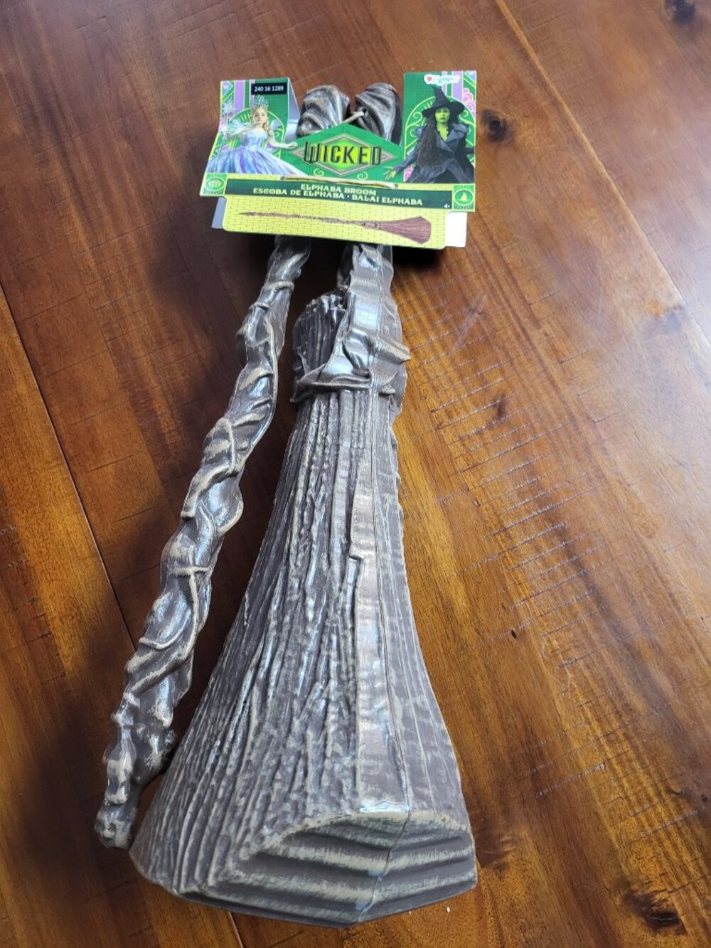 Elphaba Broom - Picture 2 of 2